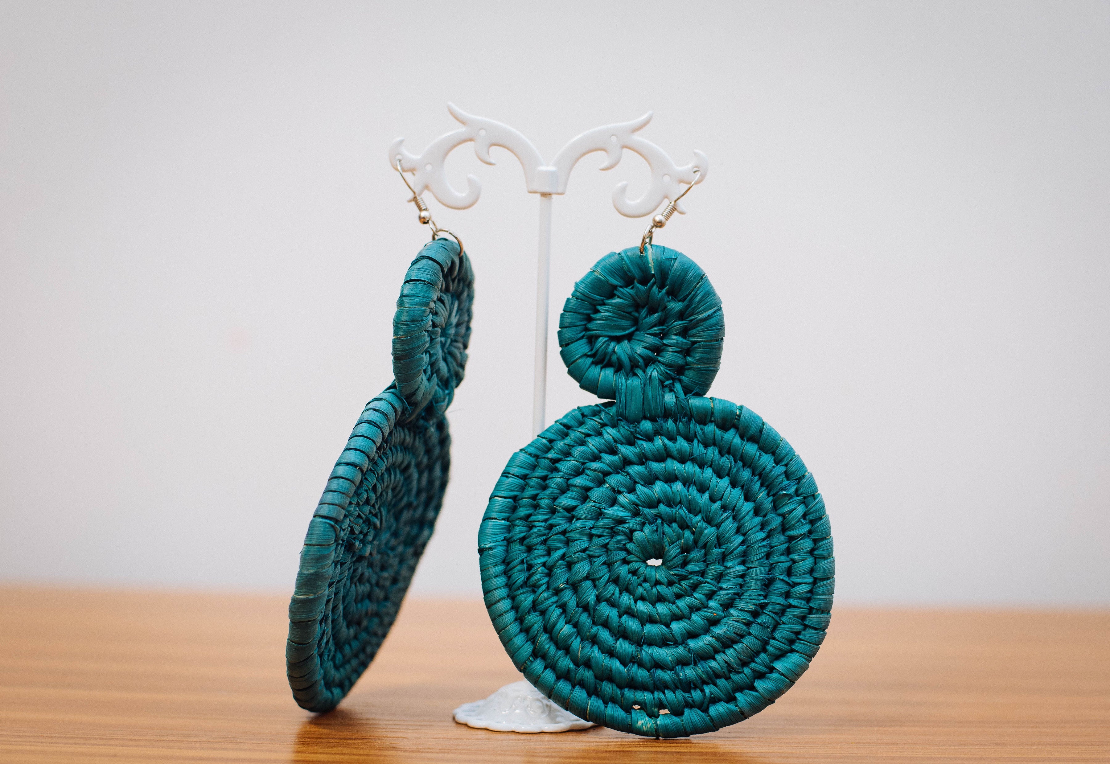 AKACHI RAFFIA EAR RINGS