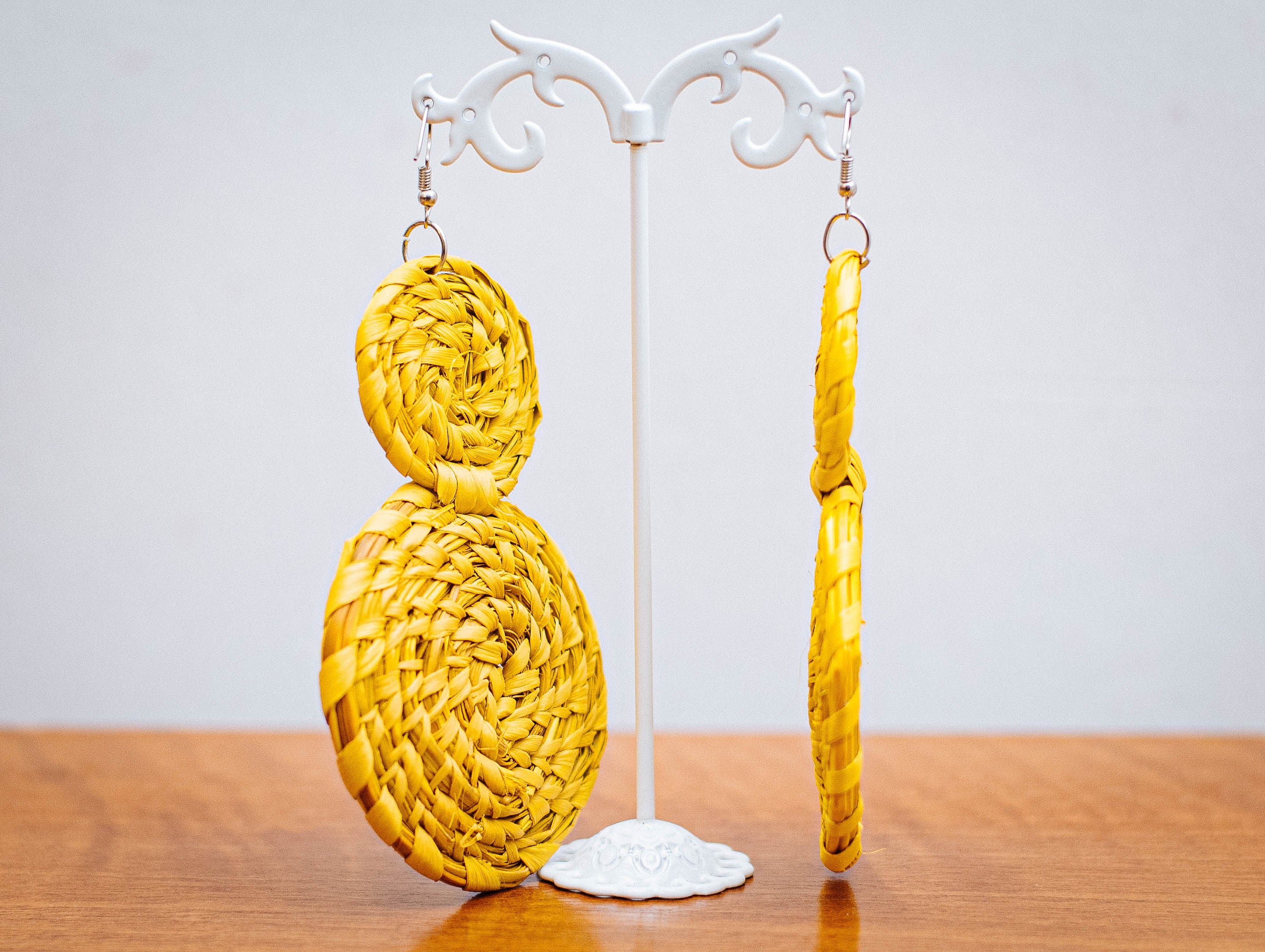 AKACHI RAFFIA EAR RINGS