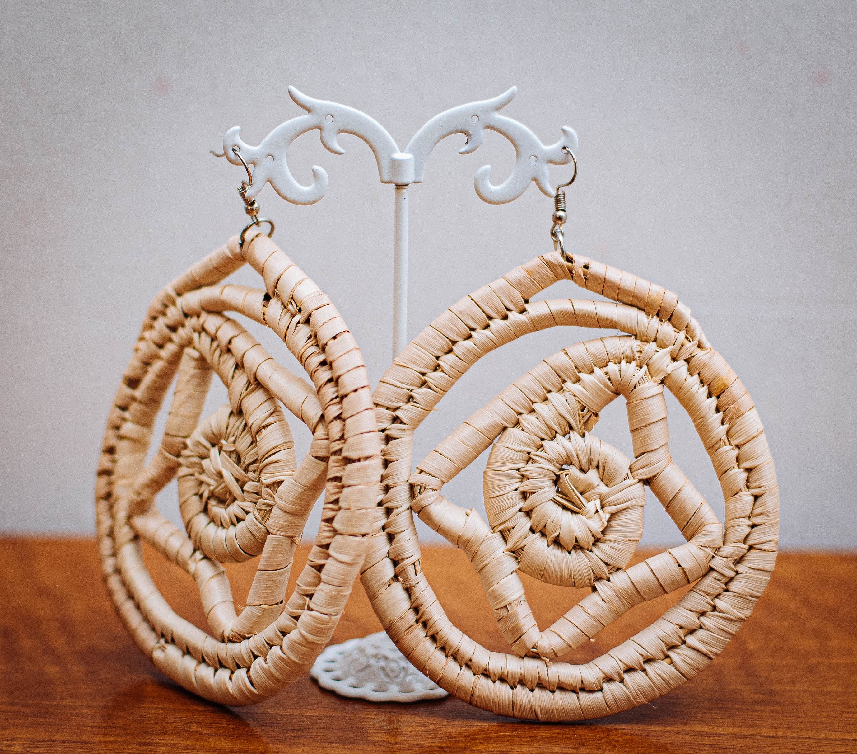 OTITO RAFFIA EAR RINGS