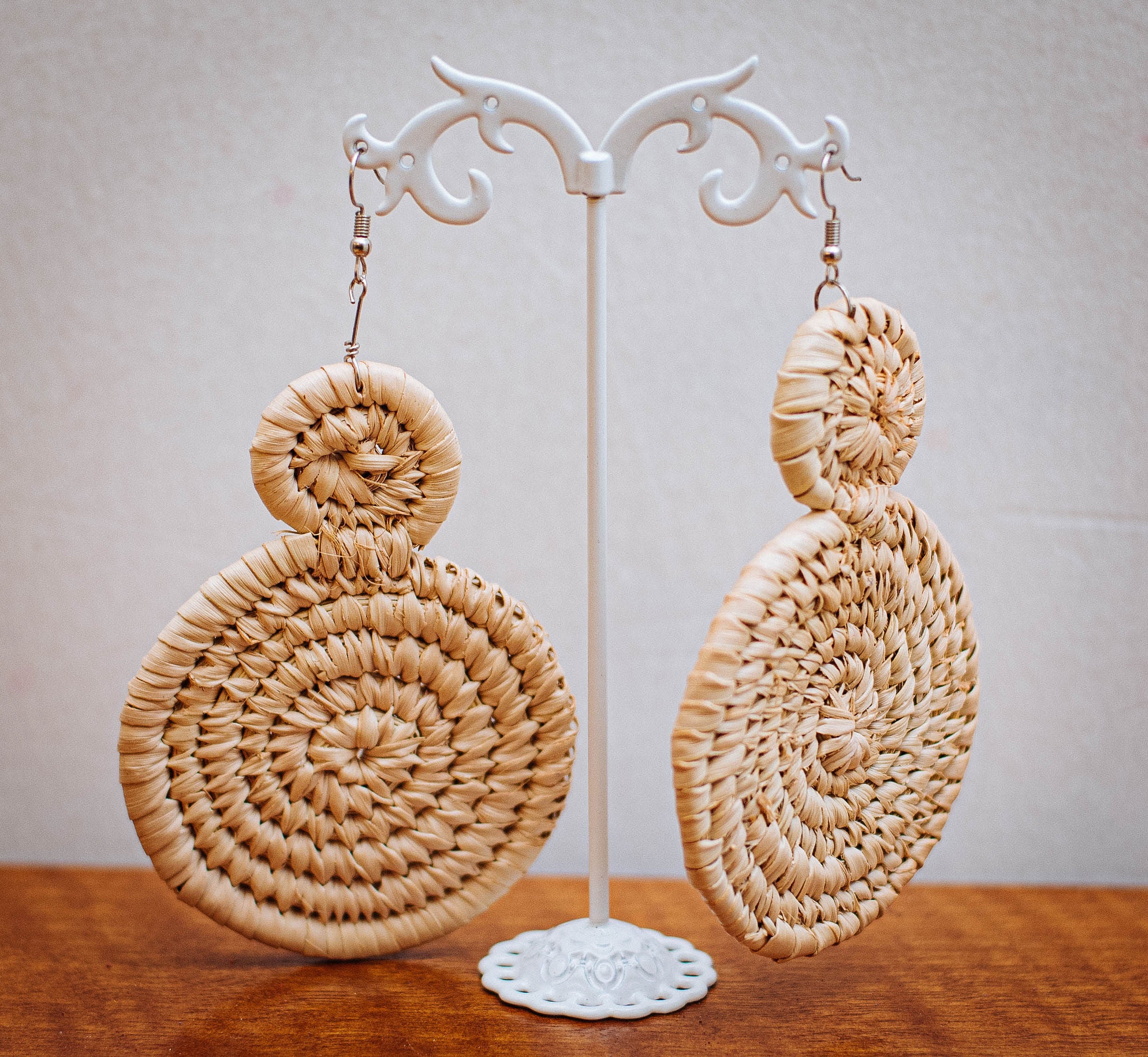 AKACHI RAFFIA EAR RINGS