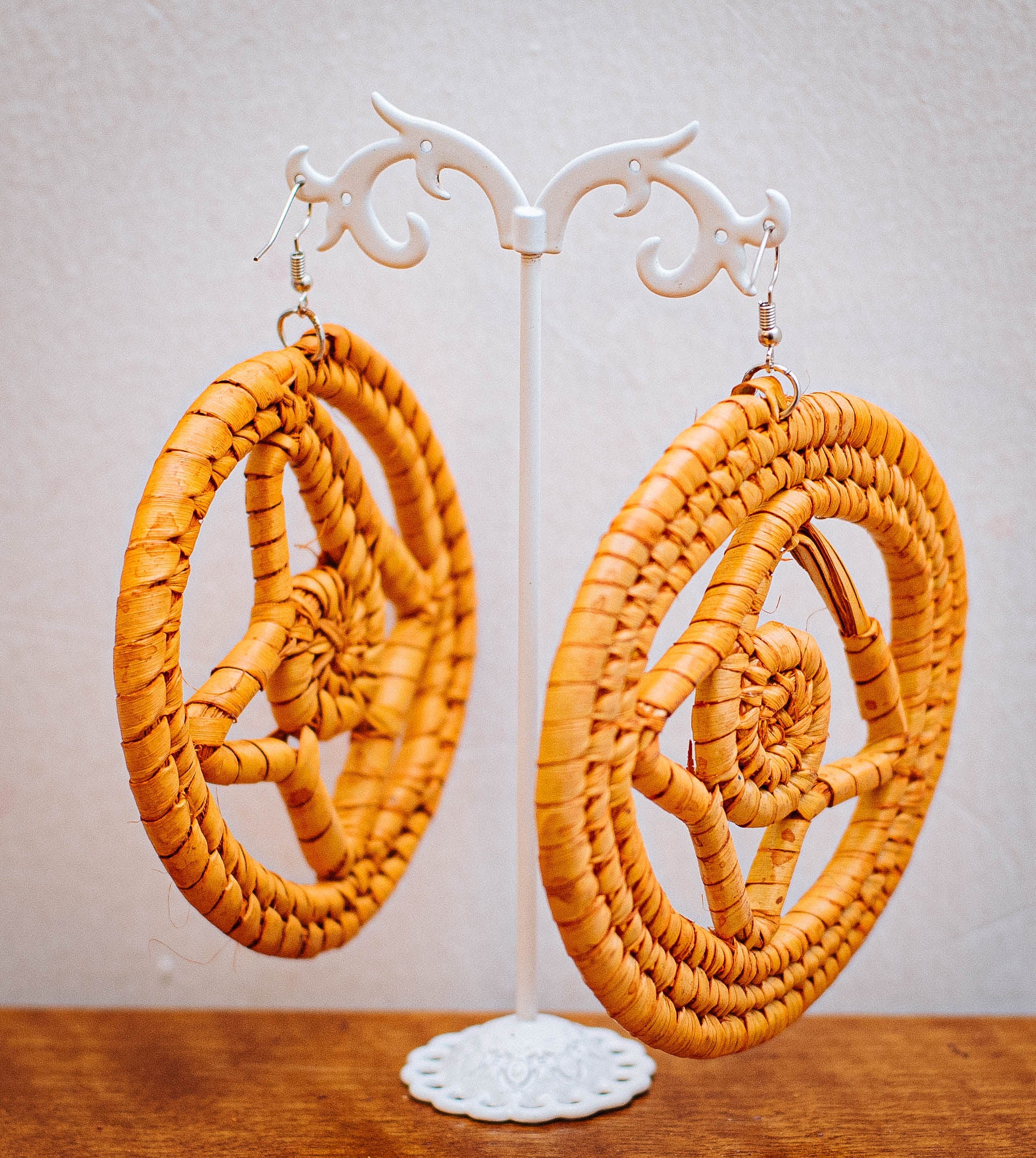 OTITO RAFFIA EAR RINGS